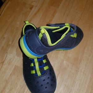 Stride rite phibian shoes